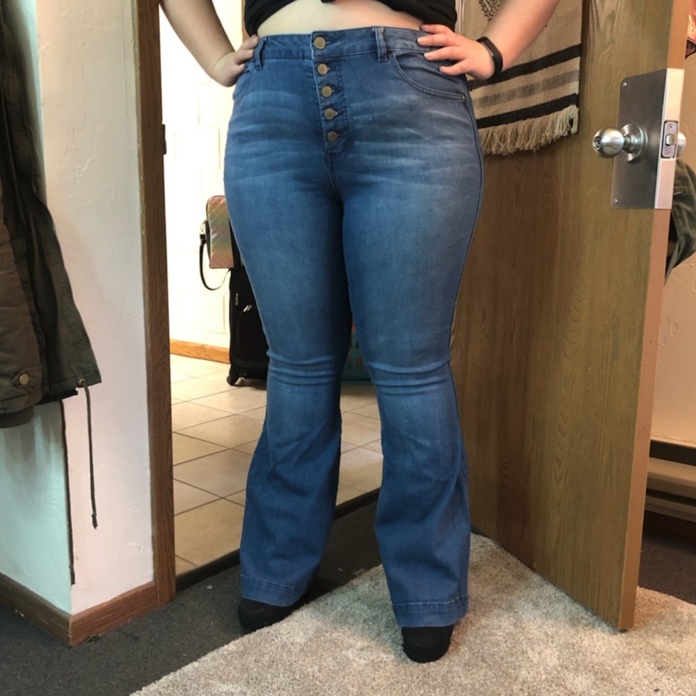 High-waisted Bellbottom Jeans